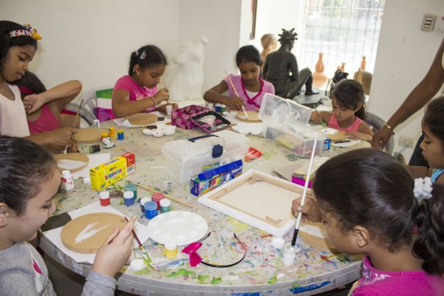 Talleres en Centro Cultural Mirador 8 de marzo