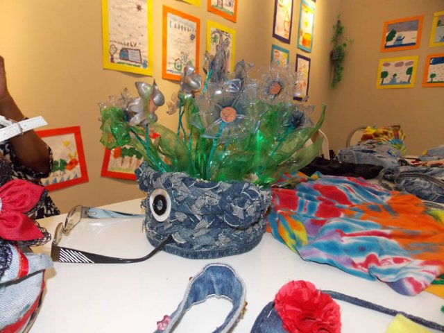 Recycled Art Workshops at the Dominican Children and Youth Library 