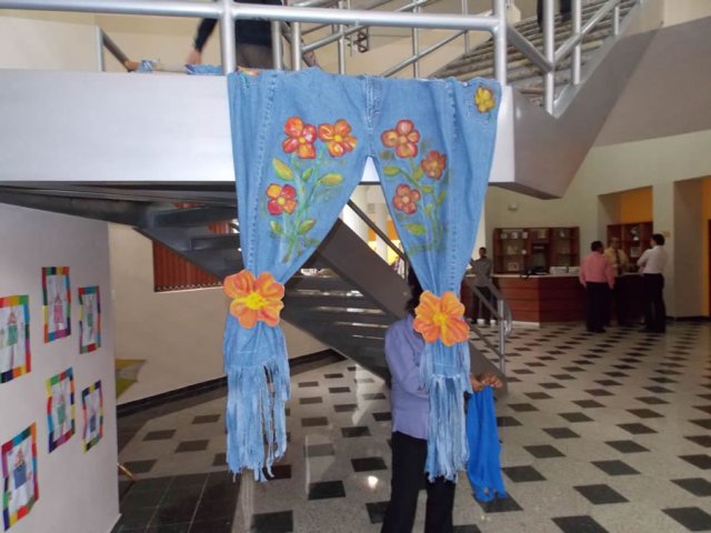 Taller de arte reciclado en la Biblioteca Infantil y Juvenil República Dominicana