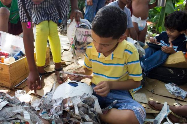 Workshops were organized at the Frailes community center and the Loyola School in Santo Domingo