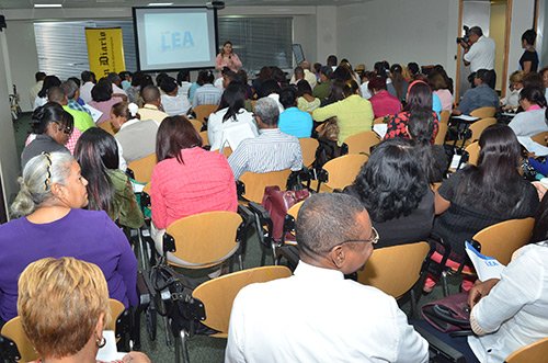 200 profesores dominicanos aprenden sobre el reciclaje creativo de la basura