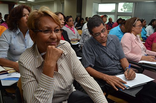 200 Dominicans Teachers Learn about Creative Ways of Recycling Waste