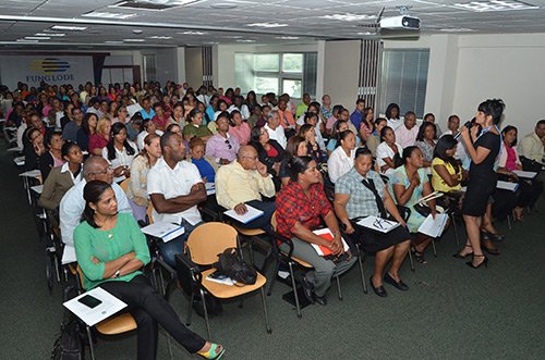 200 Dominicans Teachers Learn about Creative Ways of Recycling Waste