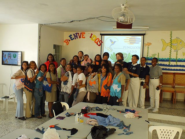 Taller Recrearte en la escuela Tzu Chi, La Romana